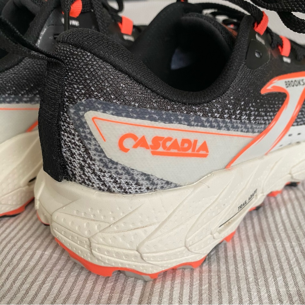 Brooks Cascadia 18 Women’s Trail Running Sneakers Size 9.5 NEW! - Picture 10 of 11